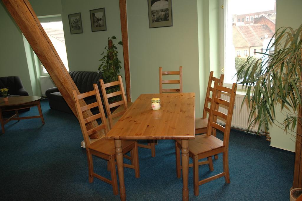 Hotel Mrazek Pardubice Buitenkant foto